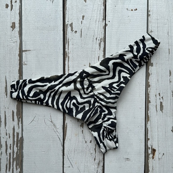 Boys + Arrows Dana Bikini Set in Z-Brah Print - Picture 10 of 13